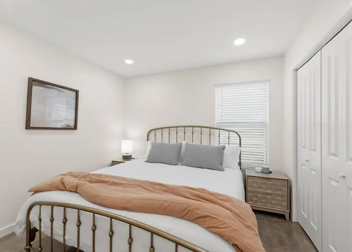 Esplanade Inn-cajun Country Luxury-fast Wi-fi * Lafayette